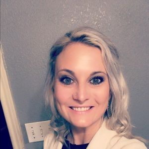 Meet your Posher, Destinee